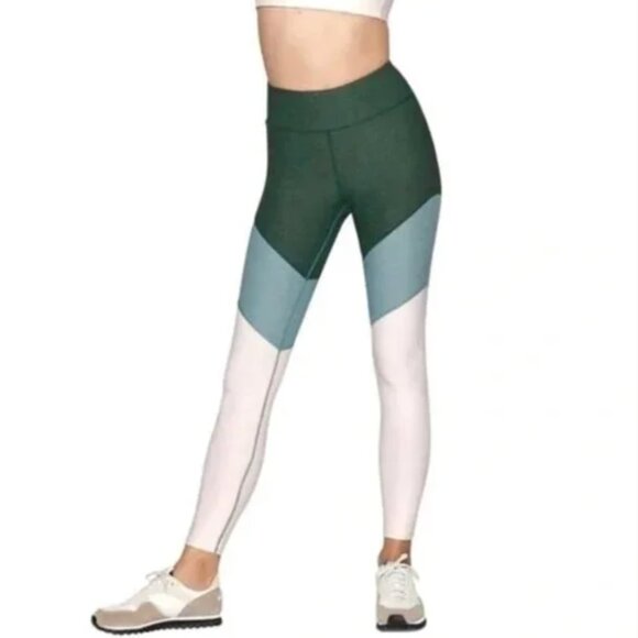 Outdoor voices spring 7/8 leggings green NWOT - Picture 1 of 4